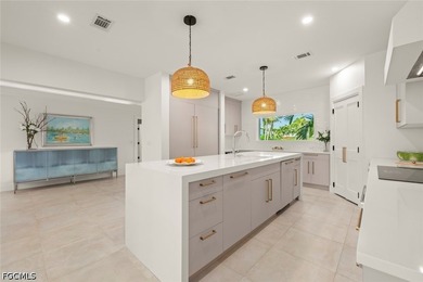 Welcome to this breathtaking, light-filled, airy modern - photo 11