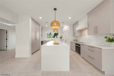 Welcome to this breathtaking, light-filled, airy modern - photo 12
