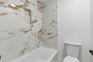 Fully renovated, ground-floor end-unit two-bedroom, two-bathroom - photo 22