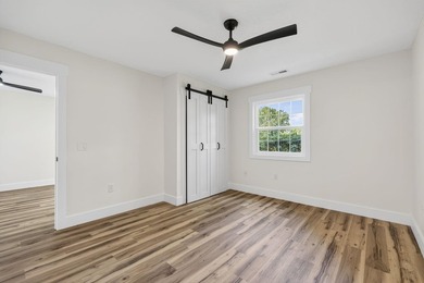 Fully renovated, ground-floor end-unit two-bedroom, two-bathroom - photo 24