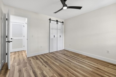 Fully renovated, ground-floor end-unit two-bedroom, two-bathroom - photo 25