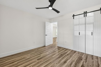Fully renovated, ground-floor end-unit two-bedroom, two-bathroom - photo 26