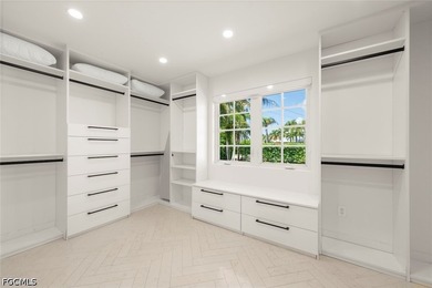Welcome to this breathtaking, light-filled, airy modern - photo 28