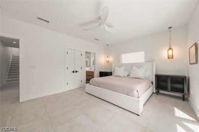 Welcome to this breathtaking, light-filled, airy modern - photo 31
