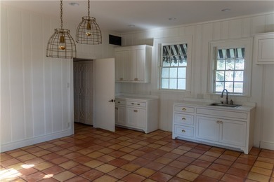 Stunning Historical Estate with Bay Views. Step into history - photo 32