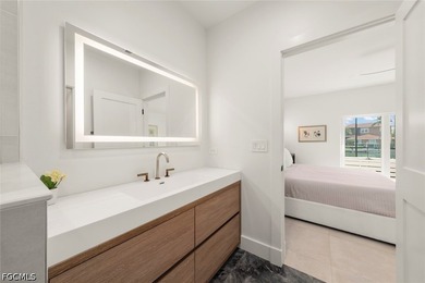 Welcome to this breathtaking, light-filled, airy modern - photo 32