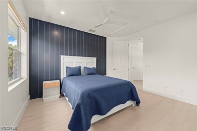 Welcome to this breathtaking, light-filled, airy modern - photo 38