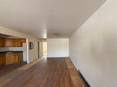 Colonial-style, Legal 2-family home, with 3 levels, featuring 5 - photo 6