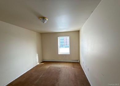 Colonial-style, Legal 2-family home, with 3 levels, featuring 5 - photo 7