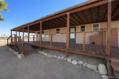 MOVE-IN READY! ABUTS STATE LAND! NEW, powerful SOLAR SYSTEM; - photo 4