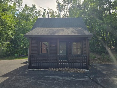 Charming and well-maintained, this 2 bedroom, 1 bath Beaver - photo 1