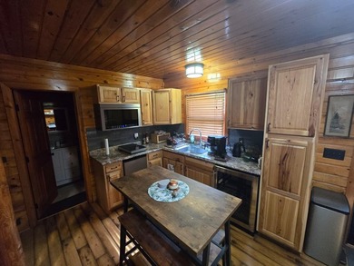 Charming and well-maintained, this 2 bedroom, 1 bath Beaver - photo 9