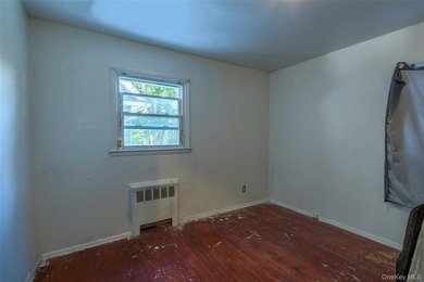 Welcome into, a spacious and versatile residence ideally located - photo 11