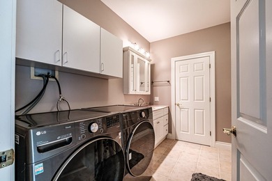 Welcome to 52 Alice Rd! This beautifully maintained raised ranch - photo 11