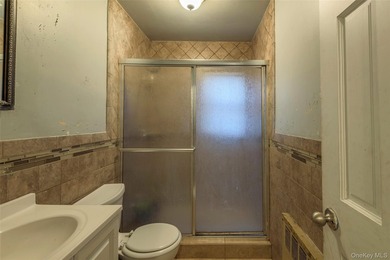 Welcome into, a spacious and versatile residence ideally located - photo 12