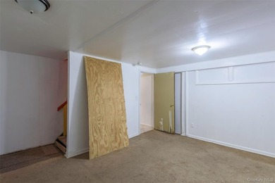 Welcome into, a spacious and versatile residence ideally located - photo 13