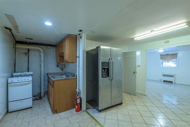 Welcome into, a spacious and versatile residence ideally located - photo 15