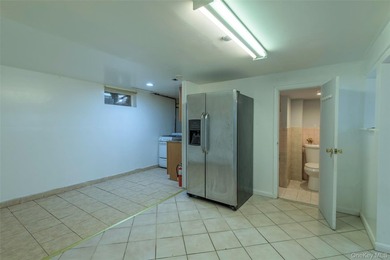 Welcome into, a spacious and versatile residence ideally located - photo 16