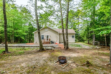 Welcome to 52 Alice Rd! This beautifully maintained raised ranch - photo 48