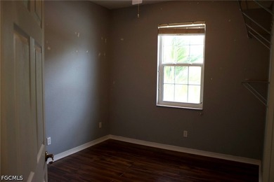 Welcome to this beautifully maintained second-floor 3-bedroom - photo 17