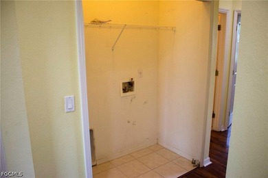 Welcome to this beautifully maintained second-floor 3-bedroom - photo 19