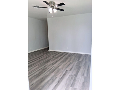 Beautifully renovated 3 Bedroom SINGLE FAMILY HOME in the - photo 10