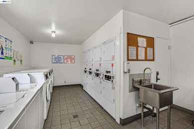 Welcome to this beautifully renovated 1-bedroom, 1-bath - photo 46