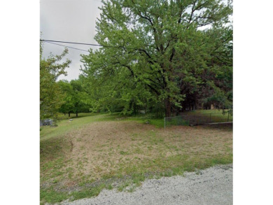 Lake Lot For Sale in Pottsboro, Texas