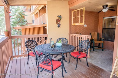 AWESOME 3 BEDROOM, 3 1/2 BATH - Level entry Condo in beautiful - photo 23