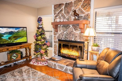 AWESOME 3 BEDROOM, 3 1/2 BATH - Level entry Condo in beautiful - photo 25