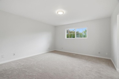 Beautifully updated Cambrian gem offering a spacious and - photo 33