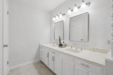 Beautifully updated Cambrian gem offering a spacious and - photo 35
