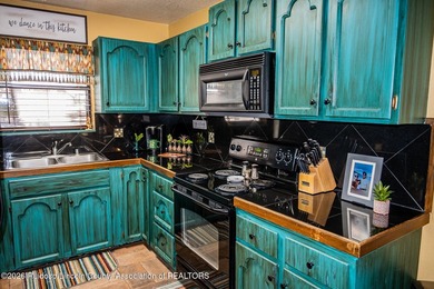 AWESOME 3 BEDROOM, 3 1/2 BATH - Level entry Condo in beautiful - photo 36