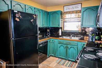 AWESOME 3 BEDROOM, 3 1/2 BATH - Level entry Condo in beautiful - photo 38