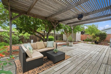 Beautifully updated Cambrian gem offering a spacious and - photo 41