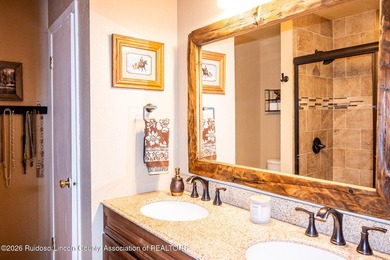 AWESOME 3 BEDROOM, 3 1/2 BATH - Level entry Condo in beautiful - photo 43