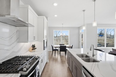 Welcome to this stunning custom-built home, perfectly situated - photo 9