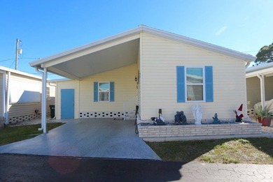 This darling little hidden community, just 1.5 miles away from - photo 1