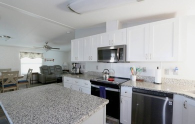 This darling little hidden community, just 1.5 miles away from - photo 8