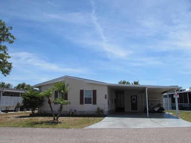 Furnished two bed two bath with rear deck on the pond . Extra - photo 1