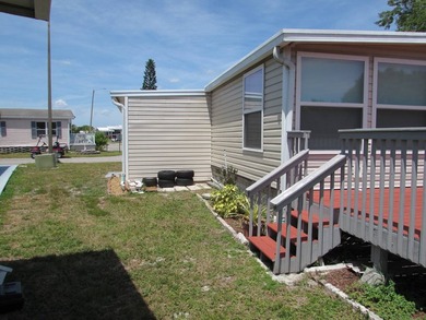 Furnished two bed two bath with rear deck on the pond . Extra - photo 3