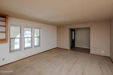 Golf Course & Mountain Views on Palmer Drive Perfectly situated - photo 3