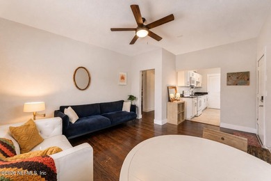 Turnkey, fully furnished TRIPLEX just 1 block from the river in - photo 4