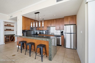 Spectacular front unit with floor to ceiling windows that allow - photo 11