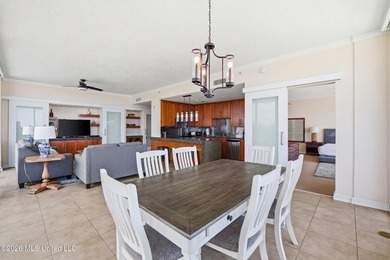 Spectacular front unit with floor to ceiling windows that allow - photo 18