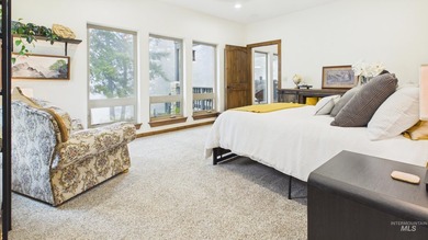 Log home with views of Dworshak Reservoir! This exceptional - photo 20