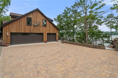 This exceptional lakeside estate offers 13.69 acres of wooded - photo 38