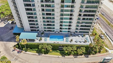 Spectacular front unit with floor to ceiling windows that allow - photo 48