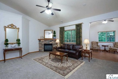 Welcome to this beautiful 3 bedroom, 2 bathroom patio home - photo 10
