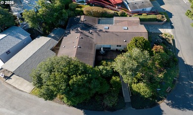 Siuslaw River Home For Sale in Florence Oregon